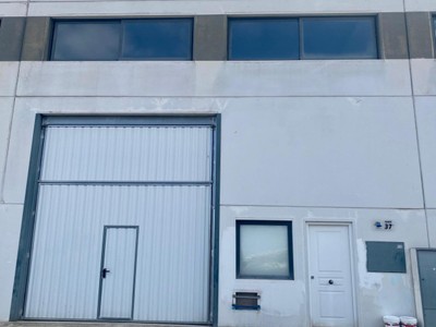 Nave industrial en alquiler en Zaragoza, Cartuja Baja, con baño y 2 plazas de garaje