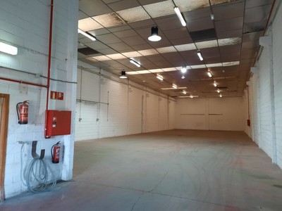 Nave industrial en alquiler en Zaragoza, Polígono Malpica, con 2 baños