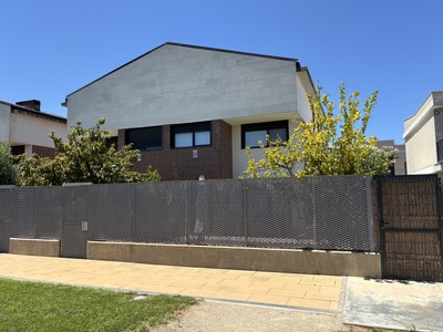 Alquiler chalet pareado en Miralbueno