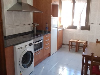 Piso en venta en Sondika, con 2 dormitorios y baño