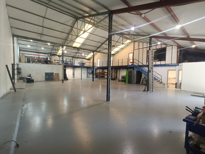 Nave industrial en alquiler en Larrabetzu, con baño