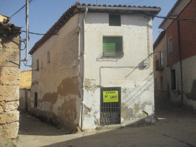 Casa en venta en Gumiel De Izan, Centro, con 3 dormitorios, baño y aseo