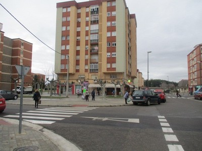 Piso en venta en Aranda De Duero, Polígono Residencial, con 3 dormitorios, baño y terraza