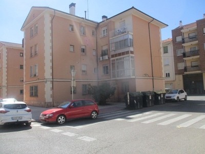 Piso en venta en Aranda De Duero, El Ferial, con 3 dormitorios y baño