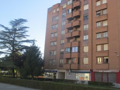 Piso en venta en Aranda De Duero, Polígono Residencial, con 4 dormitorios, 2 baños y 2 terrazas