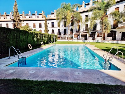 Piso en venta en Velez De Benaudalla, con 2 dormitorios, baño, plaza de garaje y trastero