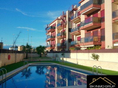 Piso en venta en Vinaros, con 2 dormitorios, baño y terraza