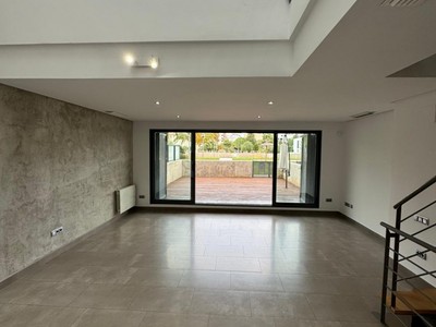 Adosado en venta en Pobla De Farnals, con 5 dormitorios, 3 baños y trastero