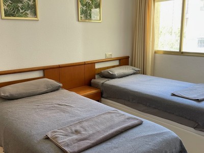 Apartamento en venta en Benidorm, con 2 dormitorios, baño, plaza de garaje y terraza