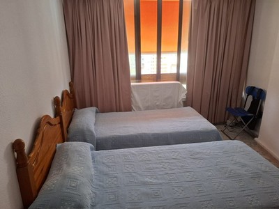 Apartamento en venta en Benidorm, R. Loix - Playa Levante, con 1 dormitorio, baño y plaza de garaje