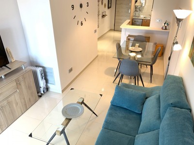 Apartamento en alquiler vacacional en Lampolla, con 2 dormitorios, baño, plaza de garaje y balcón