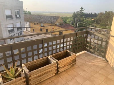 Casa en venta en Camarles, con 3 dormitorios, 2 baños y 2 balcones