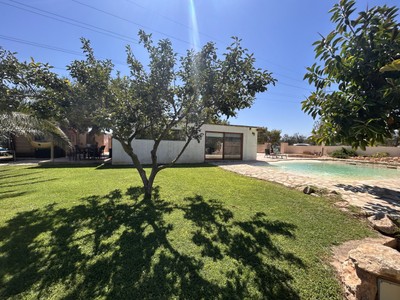 Finca rústica en venta en Lampolla, con 8 dormitorios y 4 baños