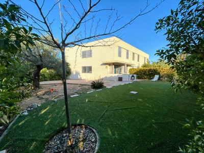 Casa en venta en Lampolla, con 2 dormitorios, 2 baños, aseo, plaza de garaje, trastero y terraza