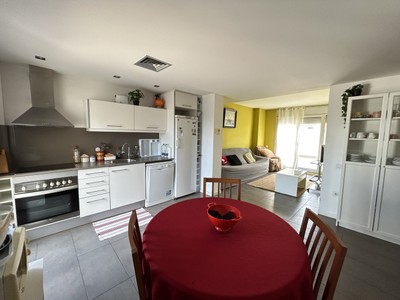 Piso en venta en Lampolla, con 4 dormitorios, 2 baños, balcón y terraza