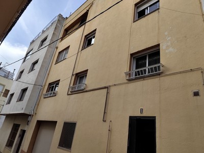 Adosado en venta en Alcanar, con 3 dormitorios, baño, aseo y trastero