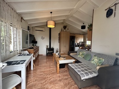 Finca rústica en venta en Camarles, con 3 dormitorios, 2 baños, trastero y terreno