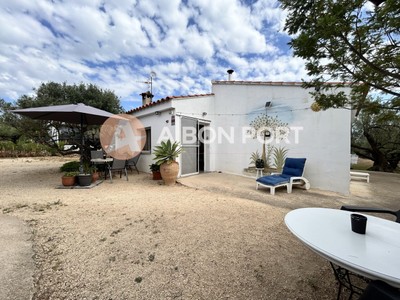 Finca rústica en venta en Camarles, con 3 dormitorios, 2 baños, trastero y terreno