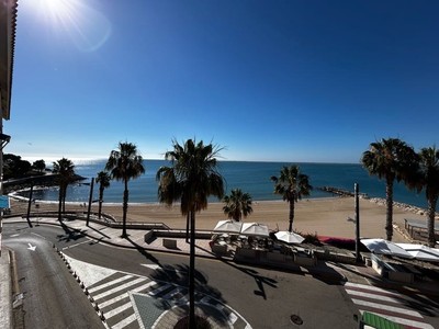 Piso en venta en Ampolla, con 3 dormitorios y 2 baños