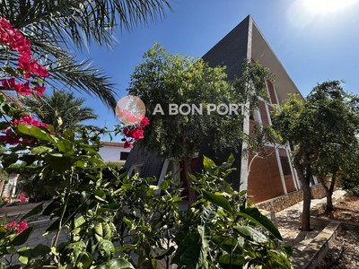 Chalet en venta en Lampolla, con 4 dormitorios, 2 baños, 3 balcones y terreno