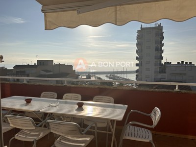 Ático duplex en venta en Lampolla, con 2 dormitorios, 3 baños, plaza de garaje y 2 terrazas