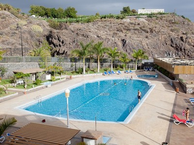 Apartamento en alquiler temporal en Santiago Del Teide, Puerto Santiago, con 2 dormitorios, 2 baños, plaza de garaje y terraza