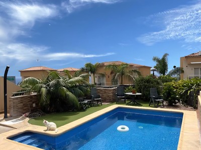 Adosado en alquiler temporal en Santiago Del Teide, Puerto Santiago, con 5 dormitorios, 3 baños, plaza de garaje y 2 terrazas