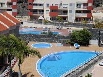 Adosado en alquiler temporal en Santiago Del Teide, Puerto Santiago, con 3 dormitorios, 3 baños y 2 plazas de garaje