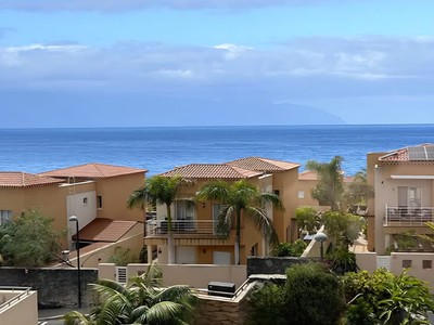 Adosado en alquiler vacacional en Santiago Del Teide, Puerto Santiago, con 5 dormitorios, 3 baños y 3 terrazas