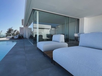 Casa en venta en Adeje, con 3 dormitorios, 3 baños, plaza de garaje y 2 terrazas