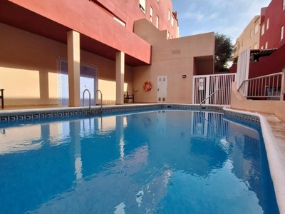 Apartamento en alquiler temporal en Guía De Isora, Playa San Juan, con 2 dormitorios y plaza de garaje
