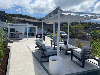 Casa en venta en Guía De Isora, con 6 dormitorios, 2 baños, 2 aseos y terreno