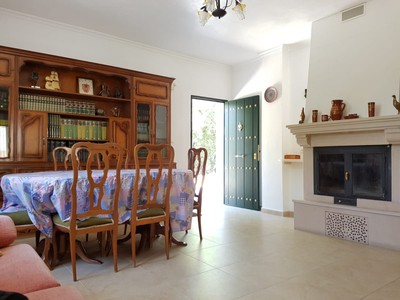 Casa en venta en Júzcar, con 6 dormitorios, 2 baños, aseo, 2 plazas de garaje y terreno