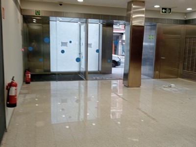 Locales en alquiler en Portugalete, Carlos Vii, con baño