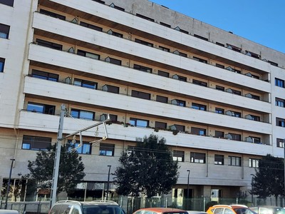 Piso en venta en Santurtzi, Itsasalde, con 2 dormitorios, baño y balcón