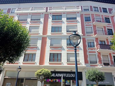 Piso en venta en Portugalete, General Castaños, con 1 dormitorio, baño y balcón