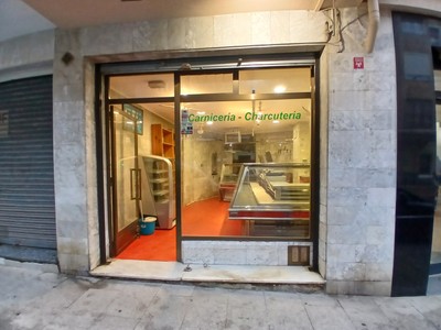 Locales en venta en Santurtzi, Antonio Alzaga, con aseo