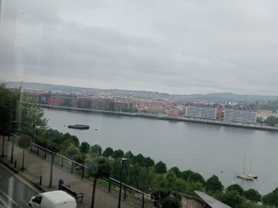 Piso en venta en Portugalete, Azeta, con 3 dormitorios, baño, aseo, trastero y 2 terrazas