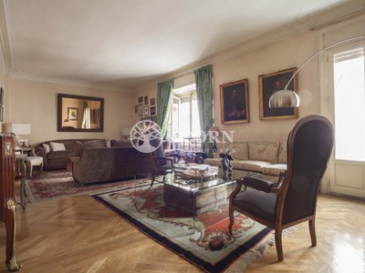 Piso en venta en Madrid, Chamberí Ríos Rosas, con 4 dormitorios, 2 baños y aseo