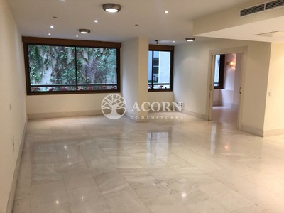 Piso en venta en Madrid, Chamberí Almagro, con 2 dormitorios, 2 baños y terraza