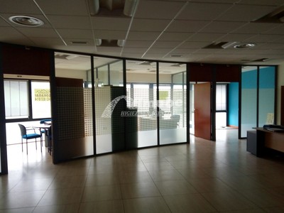 Oficina en venta en Azkoitia, San Juan Auzoa. Edificio Axiri, con baño y 5 plazas de garaje