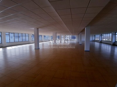 Oficina en venta en Erandio, Enekuri, con 4 aseos, 14 plazas de garaje y terraza