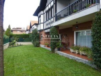 Duplex en venta en Neguri, Etxezuri Sta Monica, con 5 dormitorios, 3 baños, aseo, trastero, balcón, terraza y terreno