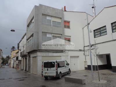 Edificio en venta en Melide, Zona Vieja-camino Santiago, con 6 dormitorios y 2 baños