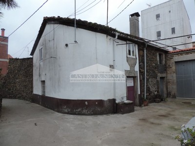 Casa en venta en Melide, Centro, con 1 dormitorio, baño y trastero