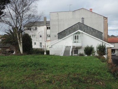 Piso en venta en Curtis, con terreno