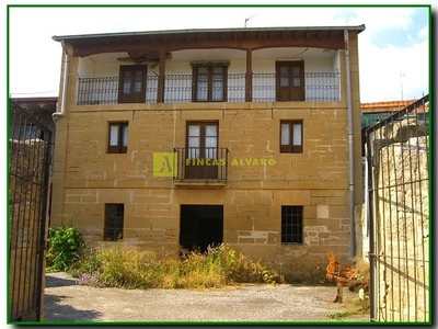 Vivienda o chalet en venta en Castilseco, con 8 dormitorios, baño, 3 plazas de garaje, balcón y terreno