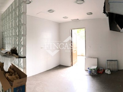 Locales en venta en Laredo, con 2 aseos y 2 terrazas