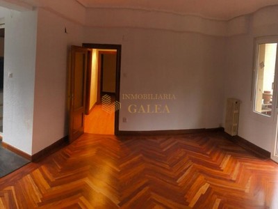 Piso en venta en Las Arenas, Puente Colgante, con 4 dormitorios, 2 baños y balcón