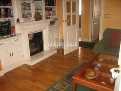 Piso en venta en Portugalete, Centro, con 3 dormitorios y baño